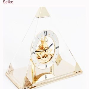 VTG Seiko Pyramid Clock QAW109G 90s Home Decor